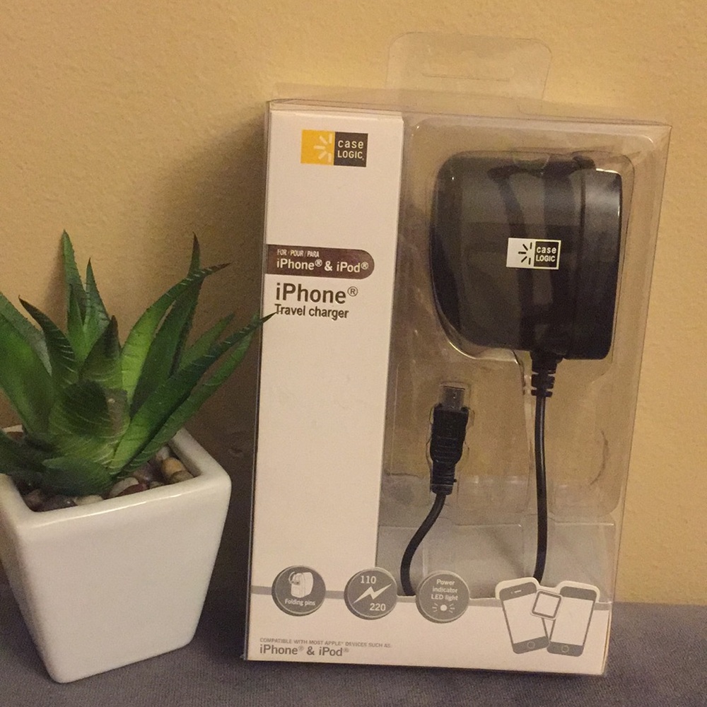 New iPhone & iPod Travel Charger fr. Case Logic